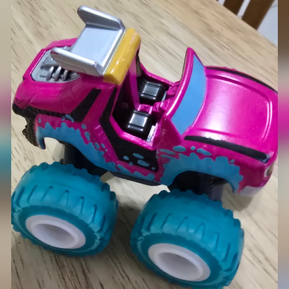 Water Rider Watts from Blaze and the Monster Machines
